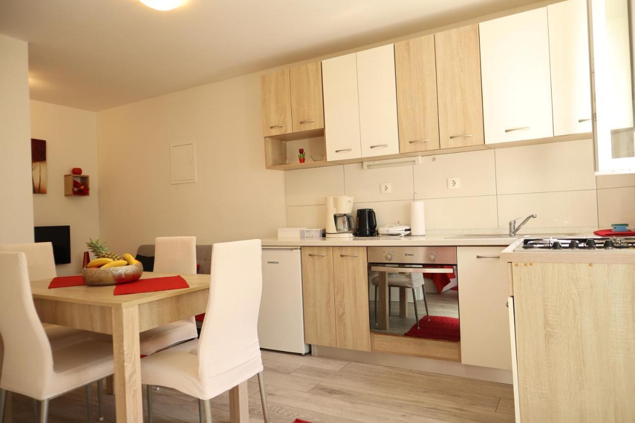 Apartments Silva สปลิท ภายนอก รูปภาพ