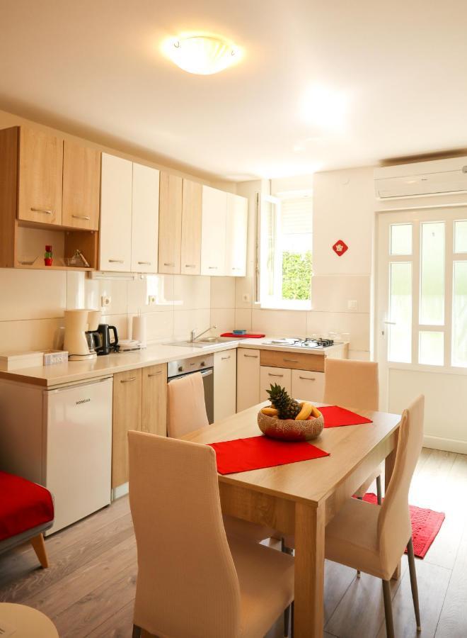 Apartments Silva สปลิท ภายนอก รูปภาพ